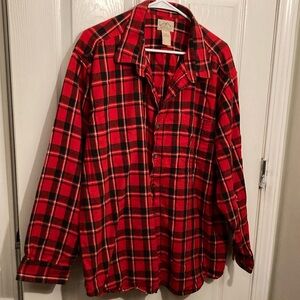 Man’s 2X flannel shirt, red and black with stripes of white long sleeve